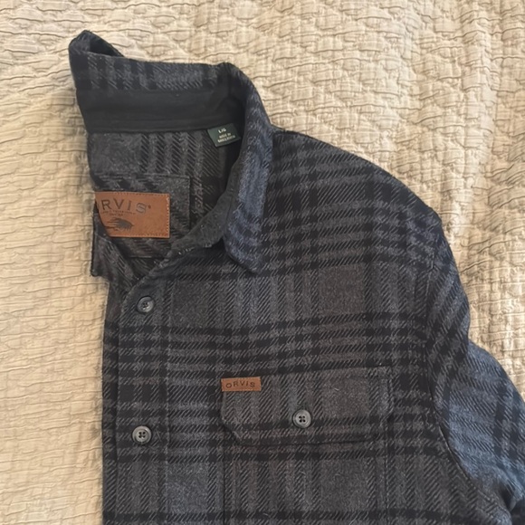 Men's Plaid Button-Up Shirt - Picture 3 of 5